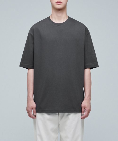 MUSINSA STANDARD（ムシンサスタンダード）の「リラックスフィットクルーネックTシャツ2 [ガンメタル]（Tシャツ/カットソー・メンズ・その他・MEDIUM/LARGE/X-LARGE/XX-LARGE/XXX-LARGE/SMALL）」の2枚目の写真