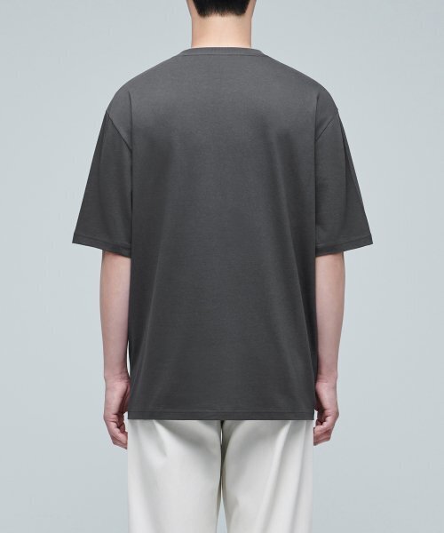 MUSINSA STANDARD（ムシンサスタンダード）の「リラックスフィットクルーネックTシャツ2 [ガンメタル]（Tシャツ/カットソー・メンズ・その他・MEDIUM/LARGE/X-LARGE/XX-LARGE/XXX-LARGE/SMALL）」の3枚目の写真
