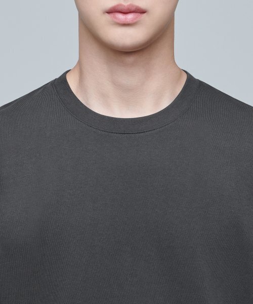 MUSINSA STANDARD（ムシンサスタンダード）の「リラックスフィットクルーネックTシャツ2 [ガンメタル]（Tシャツ/カットソー・メンズ・その他・MEDIUM/LARGE/X-LARGE/XX-LARGE/XXX-LARGE/SMALL）」の4枚目の写真