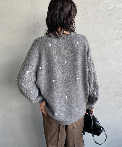 NOIR FABRIK/ヌワールファブリック] ハート刺繍 ケーブルニットプル