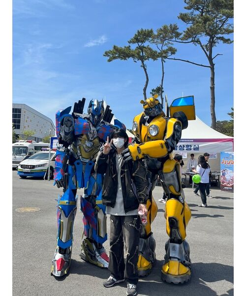 TRILLION（トリリオン）の「スタープリケダメージウォッシングデニムジャケット (イエローブラック)（デニムジャケット・レディース・その他・MEDIUM/LARGE/X-LARGE）」の15枚目の写真