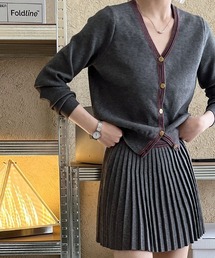 Vネックシングルブレストニットトップスプリーツスカートセットアップ