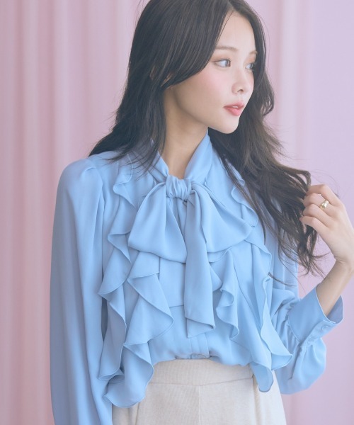 marun（マルン）の「＜大きいサイズ＞シフォンジョーゼットフリルブラウス marun（シャツ/ブラウス・レディース・サックスブルー/オフホワイト・L/LL/3L/4L/5L）」の6枚目の写真