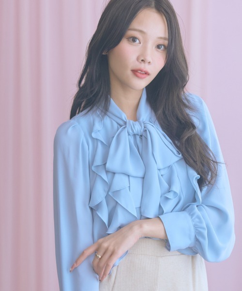 marun（マルン）の「＜大きいサイズ＞シフォンジョーゼットフリルブラウス marun（シャツ/ブラウス・レディース・サックスブルー/オフホワイト・L/LL/3L/4L/5L）」の8枚目の写真