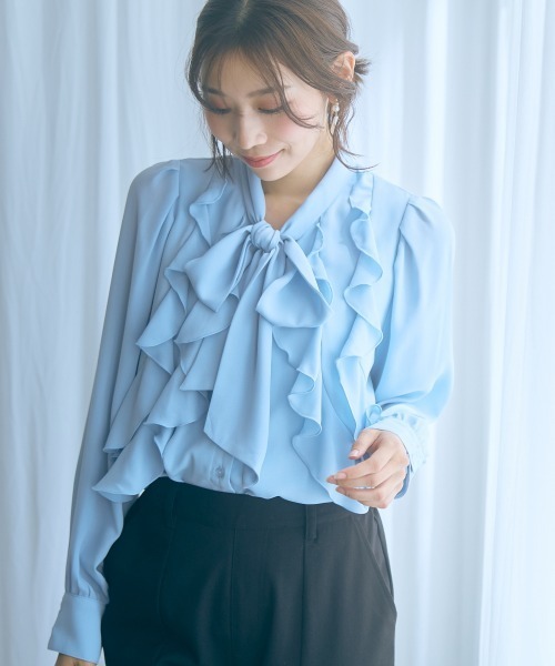 marun（マルン）の「＜大きいサイズ＞シフォンジョーゼットフリルブラウス marun（シャツ/ブラウス・レディース・サックスブルー/オフホワイト・L/LL/3L/4L/5L）」の4枚目の写真