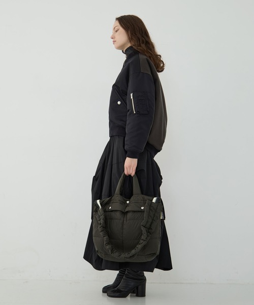 beautiful people(ビューティフルピープル)の「【beautiful people×THE TOKYO/ビューティフルピープル×ザトウキョウ】別注 shoulder bag/ショルダーバッグ/ナイロンバッグ/ヘルメットバッグ/巾着バッグ(ショルダーバッグ・レディース・ブラック/カーキ/グレー・FREE)」の12枚目の写真