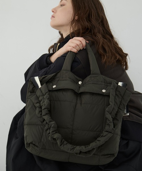 beautiful people(ビューティフルピープル)の「【beautiful people×THE TOKYO/ビューティフルピープル×ザトウキョウ】別注 shoulder bag/ショルダーバッグ/ナイロンバッグ/ヘルメットバッグ/巾着バッグ(ショルダーバッグ・レディース・ブラック/カーキ/グレー・FREE)」の14枚目の写真