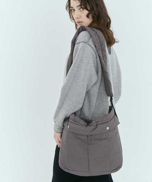 beautiful people(ビューティフルピープル)の「【beautiful people×THE TOKYO/ビューティフルピープル×ザトウキョウ】別注 shoulder bag/ショルダーバッグ/ナイロンバッグ/ヘルメットバッグ/巾着バッグ(ショルダーバッグ・レディース・ブラック/カーキ/グレー・FREE)」の16枚目の写真