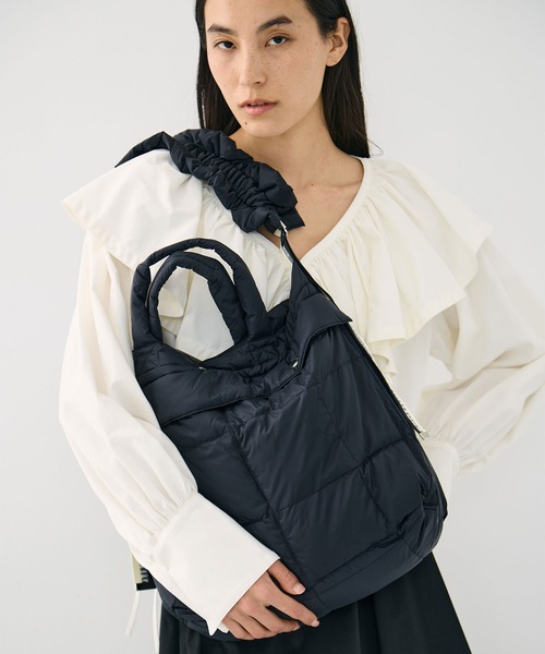 beautiful people(ビューティフルピープル)の「【beautiful people×THE TOKYO/ビューティフルピープル×ザトウキョウ】別注 shoulder bag/ショルダーバッグ/ナイロンバッグ/ヘルメットバッグ/巾着バッグ(ショルダーバッグ・レディース・ブラック/カーキ/グレー・FREE)」の20枚目の写真