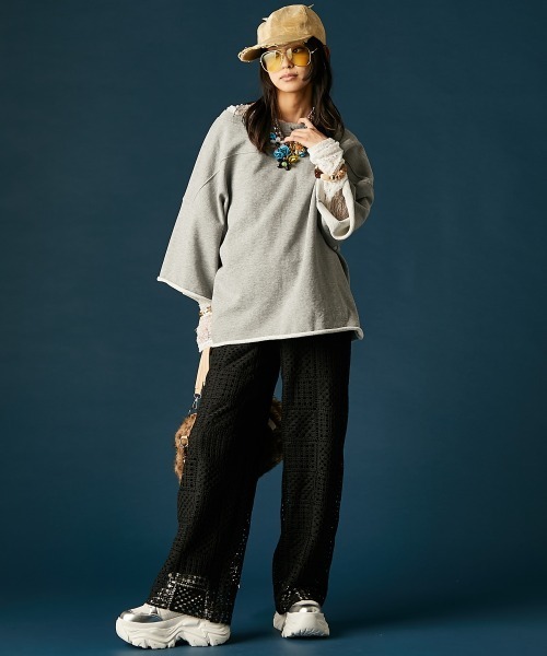 GEVS.(ジェイヴィス)の「レースクルーネックプルオーバー<大きいサイズ有>GEVS.(Tシャツ/カットソー・レディース・ブラック/オフホワイト・M/5L/4L/3L/LL/L)」の5枚目の写真