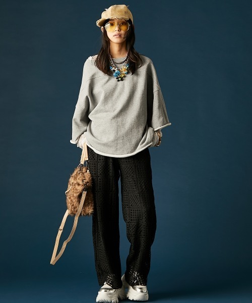 GEVS.(ジェイヴィス)の「レースクルーネックプルオーバー<大きいサイズ有>GEVS.(Tシャツ/カットソー・レディース・ブラック/オフホワイト・M/5L/4L/3L/LL/L)」の6枚目の写真