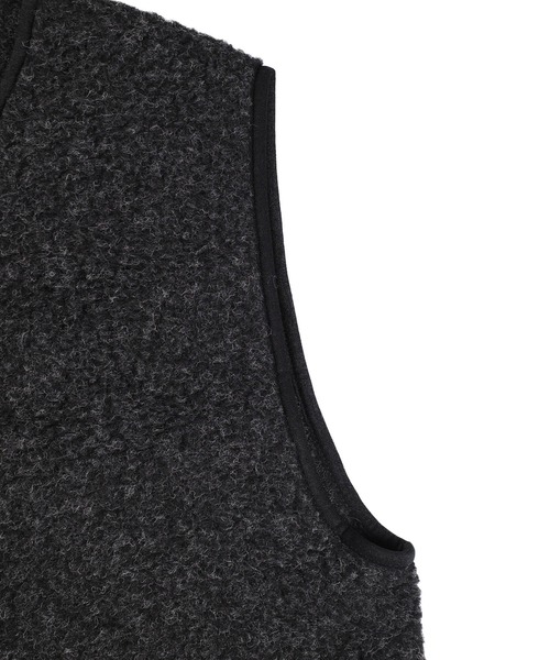 COLD BREAKER（コールドブレーカー）の「【COLD BREAKER/コールドブレーカー】V NECK ZIP VEST（その他アウター・メンズ・ベージュ/ブラック・LARGE/MEDIUM）」の5枚目の写真