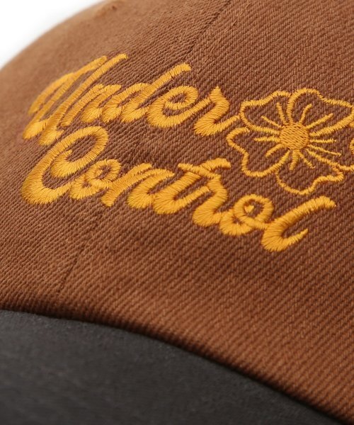UNDERCONTROL(アンダーコントロール)の「四季用ウォッシングコットン配色ソフトトップロゴボールキャップ男女共用野球帽FLORAL SCRIPT / WASHED B B / CAMEL CHARCOAL(キャップ・メンズ・その他・FREE)」の8枚目の写真