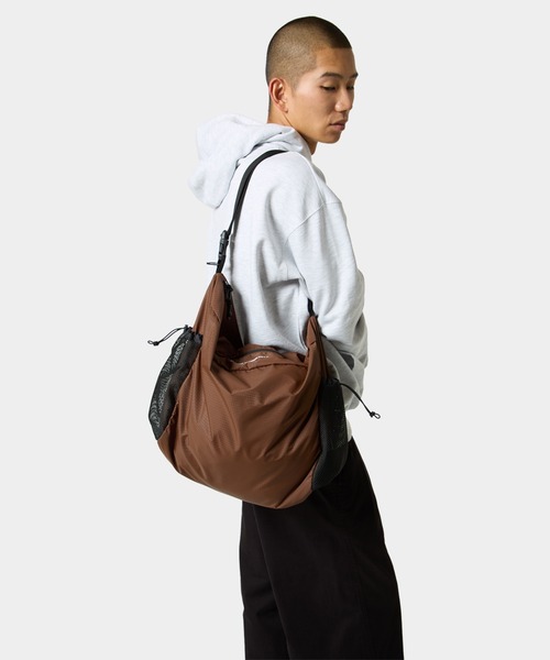 HUF(ハフ)の「HUF eightynine SHOULDER BAG(ショルダーバッグ・メンズ・ブラウン/ブラック/ライトブルー・O/S)」の13枚目の写真