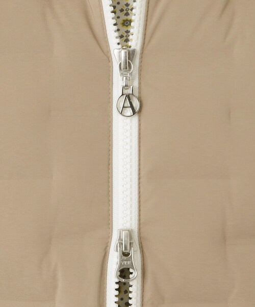 adabat（アダバット）の「2重織タフタダウンジャケット（ダウンジャケット/コート・レディース・ブラック/サンドベージュ・40/38）」の4枚目の写真