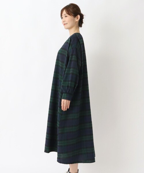 one'sterrace(ワンズテラス)の「ネルAラインワンピース(ワンピース・レディース・グリーン系その他6/ブラック系8・02)」の4枚目の写真