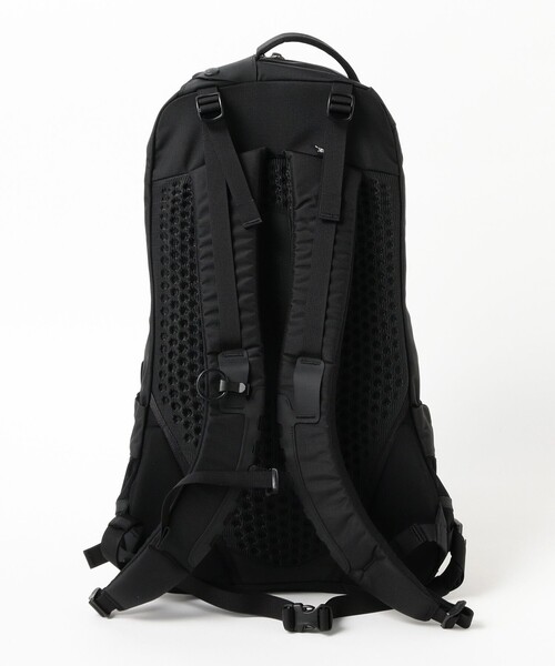 ARC'TERYX（アークテリクス）の「ARC’TERYX / Arro 22 Backpack（バックパック/リュック・メンズ・ブラック/シルバー/グリーン・ONE SIZE）」の9枚目の写真