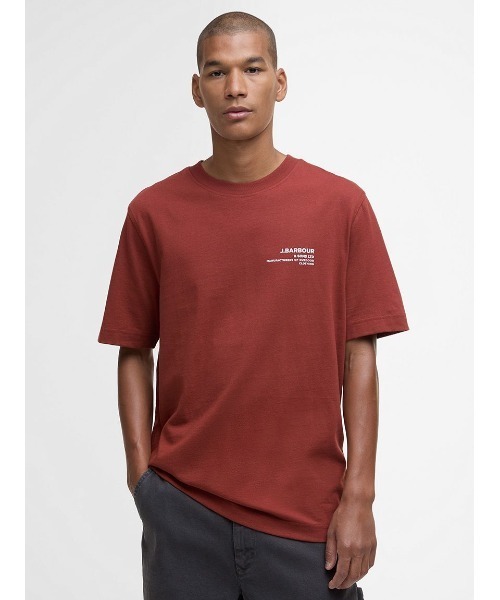 Barbour(バブアー)の「Parkend グラフィック Tシャツ(Tシャツ/カットソー・メンズ・ブラウン/レッド/ホワイト/ブラック・MEDIUM/SMALL/LARGE)」の1枚目の写真