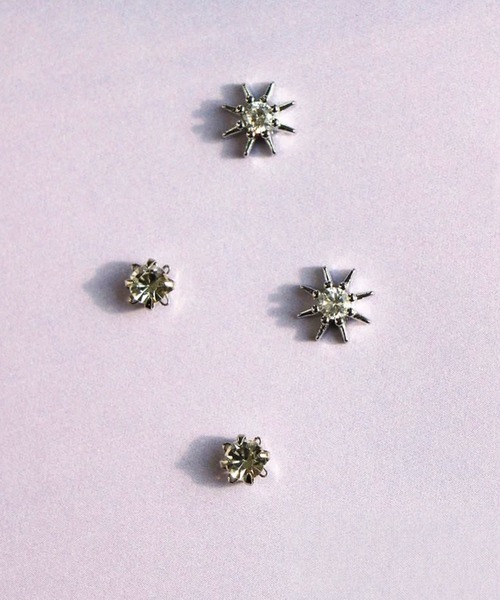 Zoule(ゾーラ)の「Zoule ゾーラ:HARU:ME シリーズ Haru-10 星 スター シールピアス イヤリング(貼るピアス)(イヤリング・レディース・シルバー/ゴールド・FREE)」の3枚目の写真