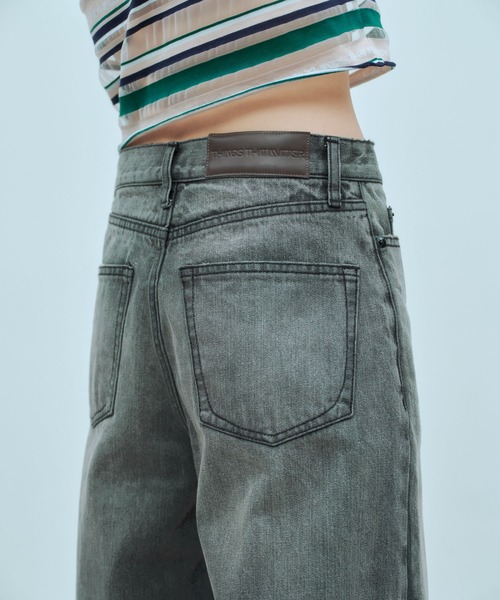 THINGS THAT MATTER（シングス ザット マター）の「CURVE SILHOUETTE DENIM / カーブ シルエット デニム（デニムパンツ・レディース・ブラック/ブルー・1/2）」の13枚目の写真