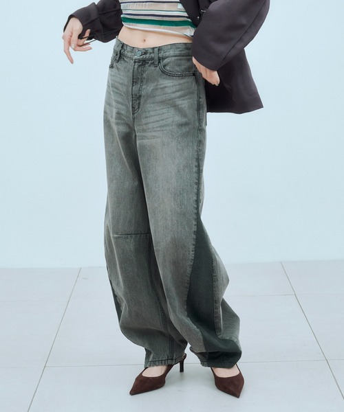 THINGS THAT MATTER（シングス ザット マター）の「CURVE SILHOUETTE DENIM / カーブ シルエット デニム（デニムパンツ・レディース・ブラック/ブルー・1/2）」の8枚目の写真