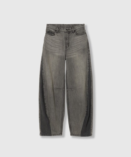 THINGS THAT MATTER(シングス ザット マター)の「CURVE SILHOUETTE DENIM / カーブ シルエット デニム / バルーン / バレルレッグ(デニムパンツ・レディース・ブラック/ブルー・1/2)」の16枚目の写真