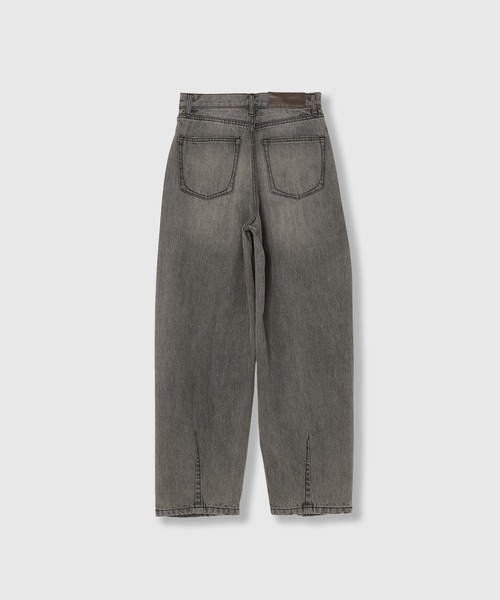 THINGS THAT MATTER(シングス ザット マター)の「CURVE SILHOUETTE DENIM / カーブ シルエット デニム / バルーン / バレルレッグ(デニムパンツ・レディース・ブラック/ブルー・1/2)」の17枚目の写真