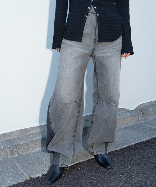 THINGS THAT MATTER(シングス ザット マター)の「CURVE SILHOUETTE DENIM / カーブ シルエット デニム / バルーン / バレルレッグ(デニムパンツ・レディース・ブラック/ブルー・1/2)」の22枚目の写真