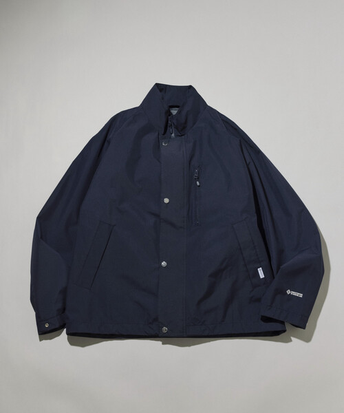 +phenix(プラスフェニックス)の「+phenix/プラスフェニックス 別注 GORE-TEX WINDSTOPPER HARRINGTON JACKET/ゴアテックス ウインドストッパー ハリントン ジャケット(ブルゾン・メンズ・グレー/ネイビー/ブラック・LARGE/MEDIUM/SMALL)」の5枚目の写真