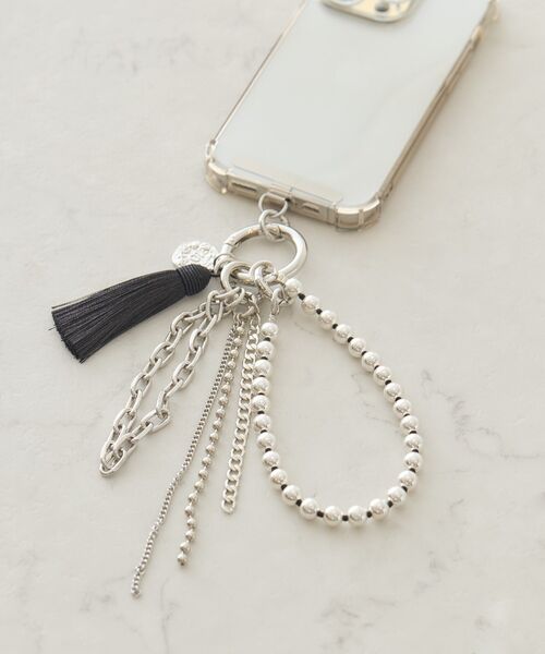 AMERICAN HOLIC(アメリカンホリック)の「タッセルマルチチャームストラップ(チャーム・レディース・ゴールド/シルバー・FREE)」の1枚目の写真