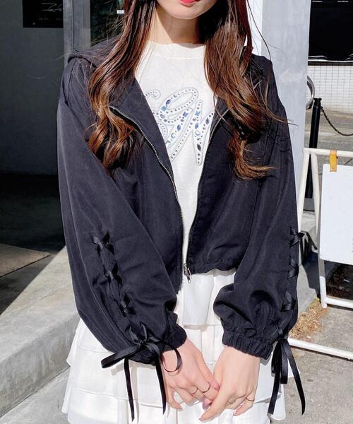 INGNI（イング）の「袖レースアップクロップド丈マウンテンパーカー（マウンテンパーカー・レディース・ピンク/ブラック/アイボリー・M）」の5枚目の写真