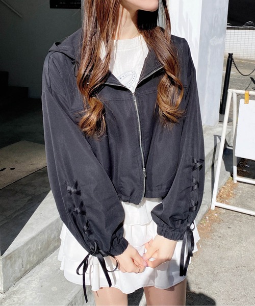 INGNI（イング）の「袖レースアップクロップド丈マウンテンパーカー（マウンテンパーカー・レディース・ピンク/ブラック/アイボリー・M）」の22枚目の写真