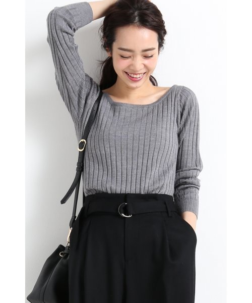 SLOBE IENA(スローブイエナ)の「ワイドリブクルーネックニットプルオーバー◆(ニット/セーター・レディース・チャコールグレー/ベージュ/ブラック/ピンク・FREE)」の3枚目の写真