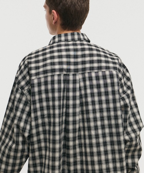 ILL'S(イルズ)の「SHORT-BODY LONG-SLEEVED CHECKED SHIRT / ショート丈長袖チェックシャツ ボックスシルエット オンブレチェック メンズ レディース ユニセックス(シャツ/ブラウス・メンズ・ブラック/レッド/イエロー/ネイビー・M/L)」の6枚目の写真