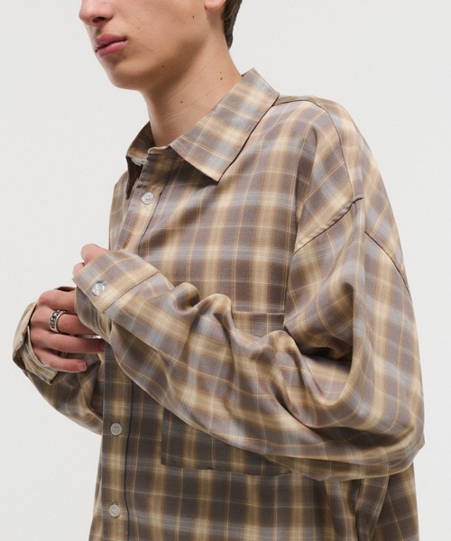 ILL'S(イルズ)の「SHORT-BODY LONG-SLEEVED CHECKED SHIRT / ショート丈長袖チェックシャツ ボックスシルエット オンブレチェック メンズ レディース ユニセックス(シャツ/ブラウス・メンズ・ブラック/レッド/イエロー/ネイビー・M/L)」の21枚目の写真