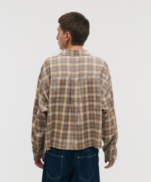ILL'S(イルズ)の「SHORT-BODY LONG-SLEEVED CHECKED SHIRT / ショート丈長袖チェックシャツ ボックスシルエット オンブレチェック メンズ レディース ユニセックス(シャツ/ブラウス・メンズ・ブラック/レッド/イエロー/ネイビー・M/L)」の18枚目の写真
