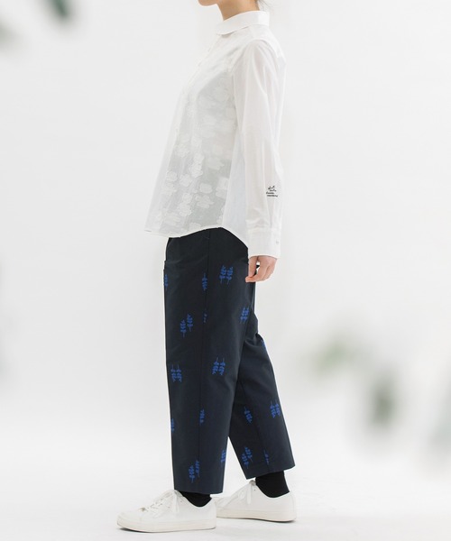 nop de nod(ノップドゥノッド)の「misc Ronde後ろ天竺シャツ(シャツ/ブラウス・レディース・ブラック/ブルー/オフホワイト・3)」の17枚目の写真
