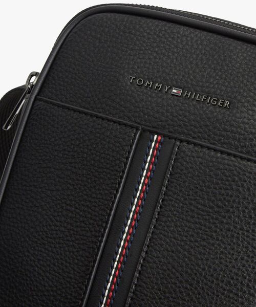 TOMMY HILFIGER(トミーヒルフィガー)の「セントラルミニリポーターバッグ(ボディバッグ/ウエストポーチ・メンズ・ブラック・FREE)」の3枚目の写真