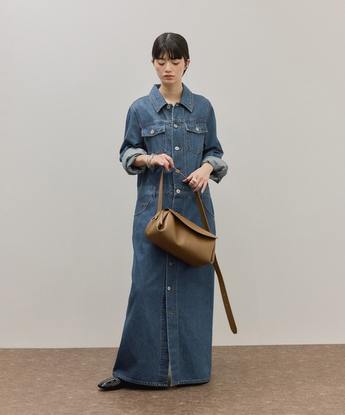 ADAM ET ROPE'（アダムエロペ）の「ベンツスリットデニムワンピース（ワンピース・レディース・ブラック/ブルー・38/36）」の16枚目の写真