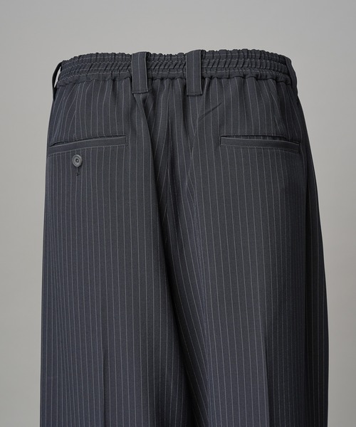 MAISON SPECIAL(メゾンスペシャル)の「《UNISEX》Frieren StripePrime-Wide Two-tuck Trousers/フリーレンストライププライムワイド2タックスラックス【MAISON SPECIAL/メゾンスペシャル】■セットアップ対応■(スラックス・メンズ・ネイビー/グレイッシュベージュ/ブラック・2/1/0)」の16枚目の写真