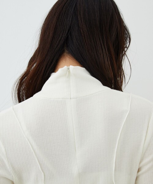 UNITED TOKYO(ユナイテッドトウキョウ)の「【新作】3WAYシルクベアテレコプルオーバー|ウォッシャブル/オフィスカジュアル/細見え/春服(Tシャツ/カットソー・レディース・アイボリー/ライム/ブラック・FREE)」の5枚目の写真