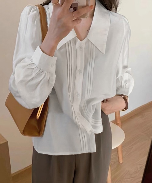 Flugge(フラッジー)の「ビッグカラー長袖シャツ(シャツ/ブラウス・レディース・ホワイト・LARGE/MEDIUM)」の1枚目の写真
