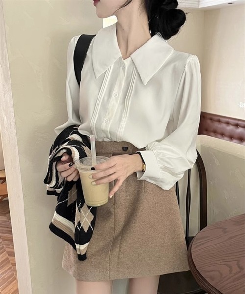 Flugge(フラッジー)の「ビッグカラー長袖シャツ(シャツ/ブラウス・レディース・ホワイト・LARGE/MEDIUM)」の2枚目の写真