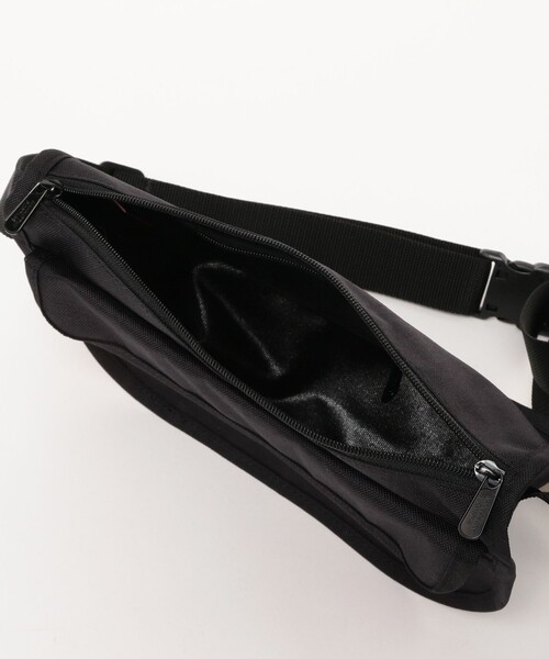Manhattan Portage（マンハッタンポーテージ）の「【別注】Manhattan Portage / 1115 ウエスト バッグ（ショルダーバッグ・メンズ・ブラック・ONE SIZE）」の8枚目の写真