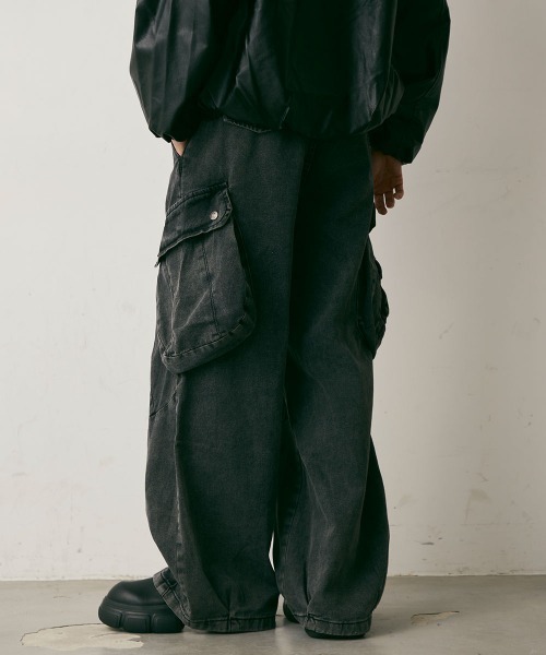 Shoowtime(ショウタイム)の「Vintage Wide Cargo Denim Pants / ビンテージワイドカーゴデニムパンツ(デニムパンツ・メンズ・ブラック系・X-LARGE/LARGE/MEDIUM)」の4枚目の写真