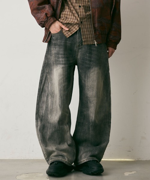 Shoowtime(ショウタイム)の「Vintage Wash Curve Denim Pants / ビンテージウォッシュカーブデニムパンツ(デニムパンツ・メンズ・ブルー/グレー/ブラック・X-LARGE/LARGE/MEDIUM)」の2枚目の写真