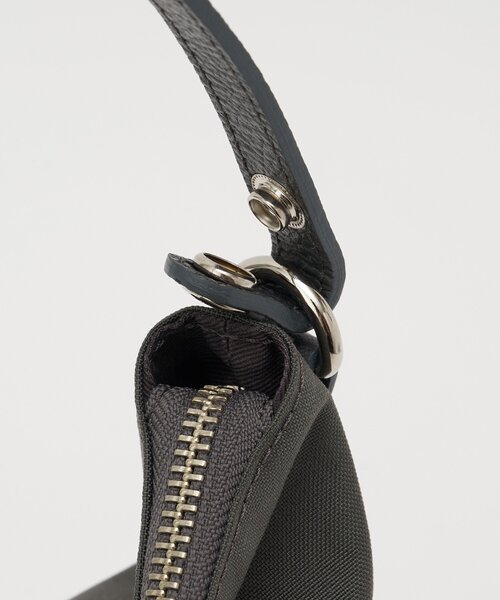 russet(ラシット)の「《WEB限定》スタンダードミニショルダーバッグ <コーデュラナイロン>(ショルダーバッグ・レディース・グレー/グレー系その他/ダークブラウン・FREE)」の12枚目の写真