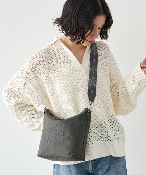 russet(ラシット)の「《WEB限定》スタンダードミニショルダーバッグ <コーデュラナイロン>(ショルダーバッグ・レディース・グレー/グレー系その他/ダークブラウン・FREE)」の22枚目の写真