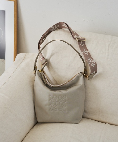 russet(ラシット)の「《WEB限定》スタンダードミニショルダーバッグ <コーデュラナイロン>(ショルダーバッグ・レディース・グレー/グレー系その他/ダークブラウン・FREE)」の2枚目の写真