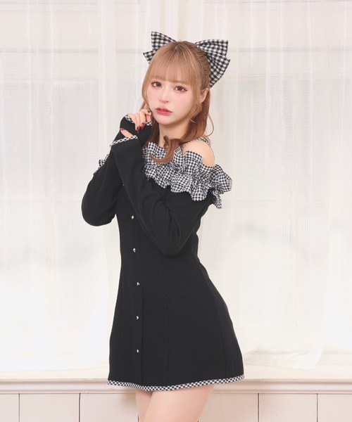 LAFARY（ラファリー）の「ギンガムオフショルカットワンピース（ワンピース・レディース・アイボリー/ピンク/ブラック・FREE）」の2枚目の写真